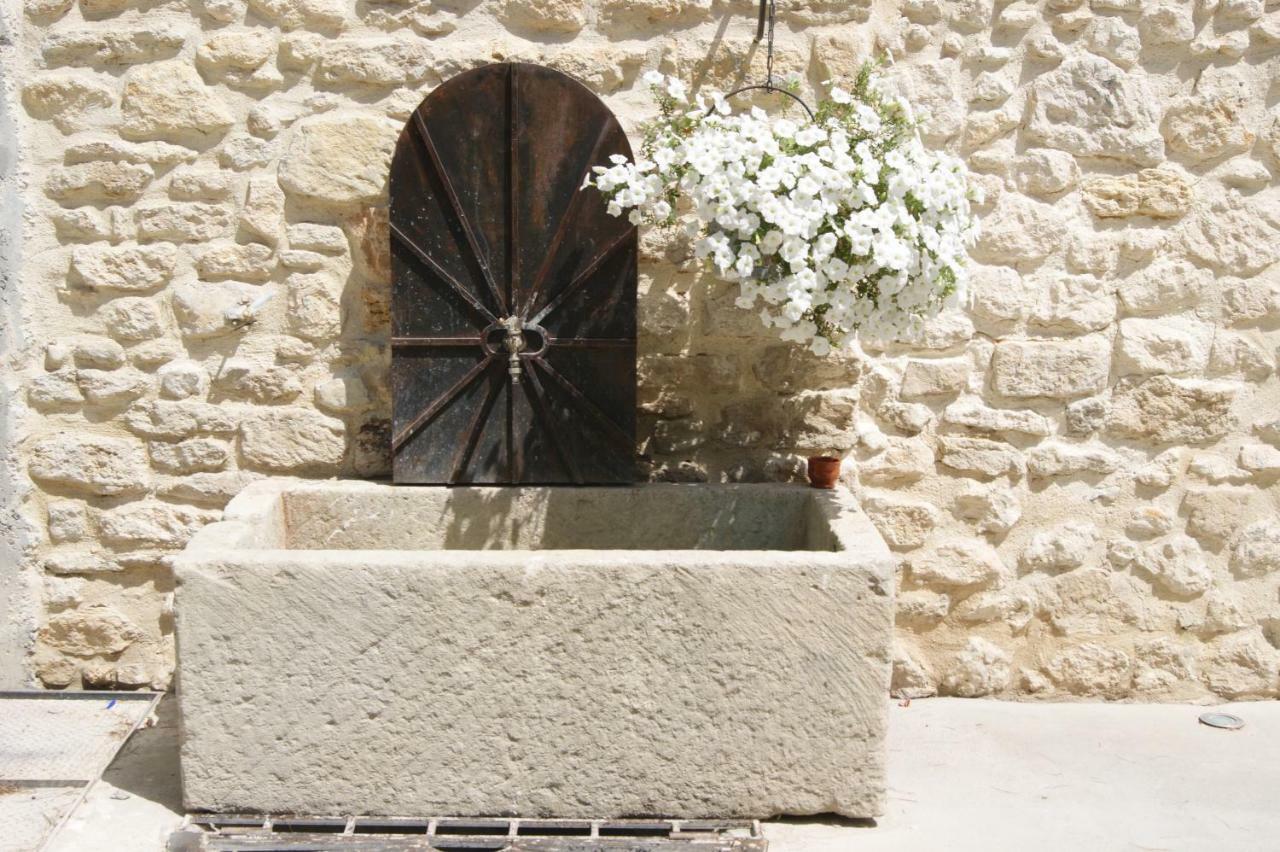 Gites Dans Mas En Pierres Robion en Luberon Eksteriør bilde